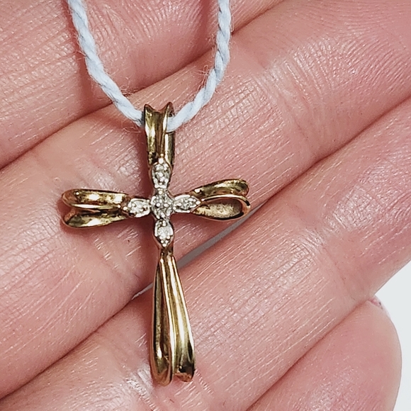 10K Gold Diamond Cross 1.0" - Picture 4 of 7